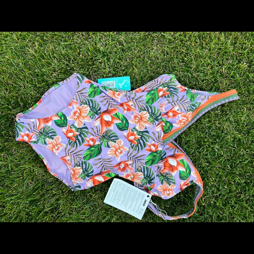 Vacanze Italian swimming suit. Brand New, NEVER worn!!! Gorgeous and luxurious - Picture 3 of 8